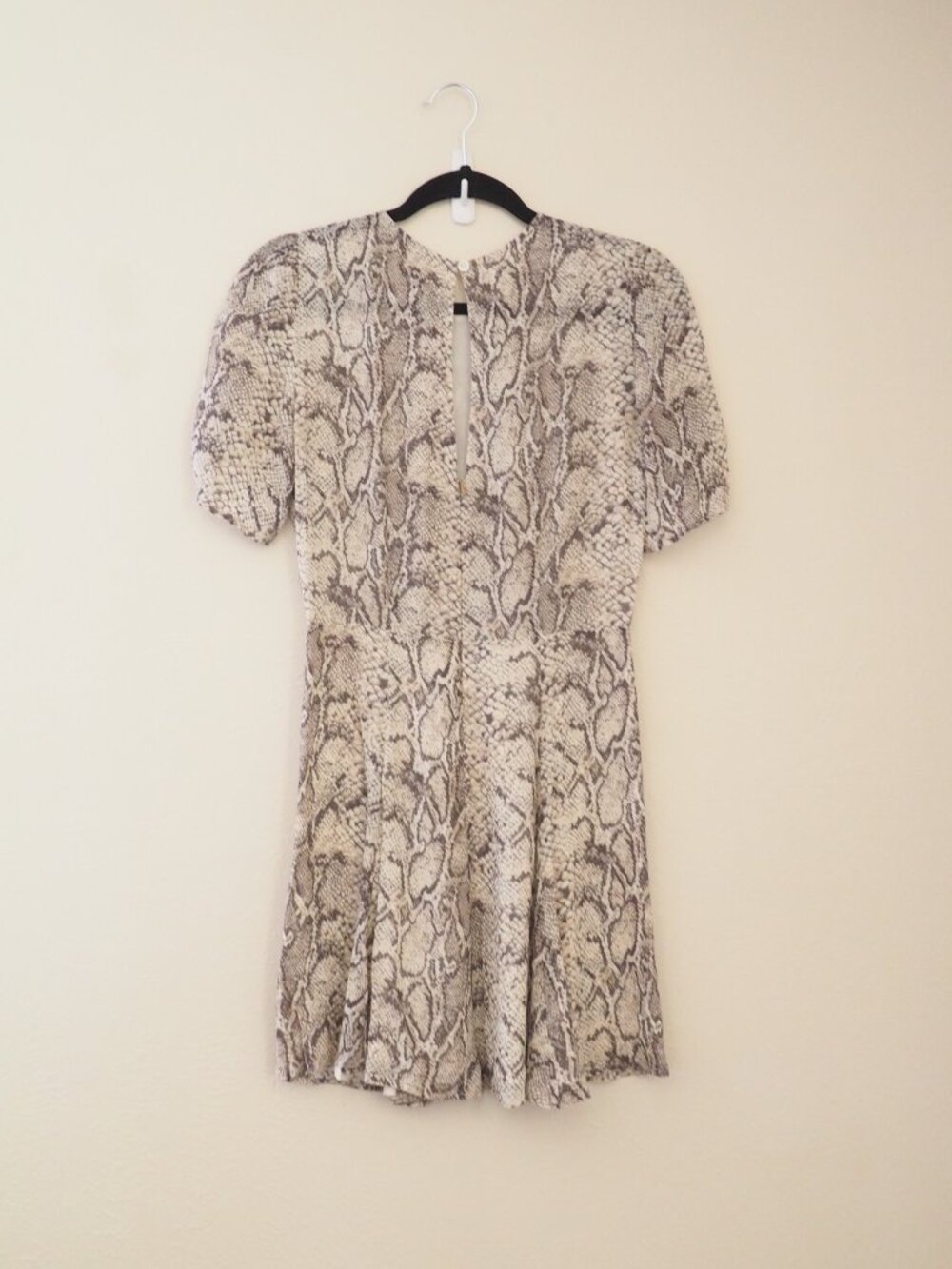 Reformation Gracie Phyton Snake Print Ruched Short Sleeve Mini Dress sz 4 - Picture 6 of 9